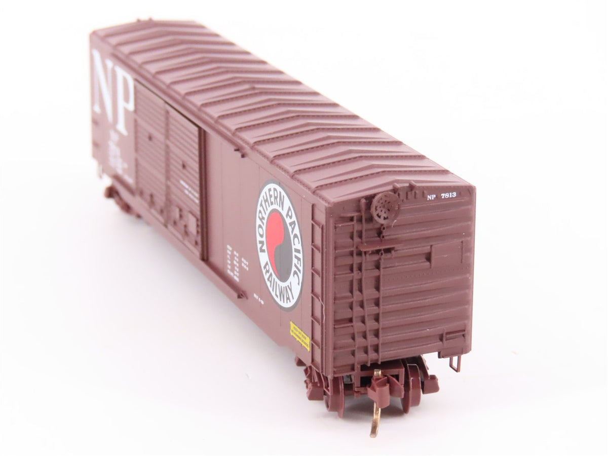 N Scale Micro-Trains MTL 37050 NP Northern Pacific Railroad 50&#39; Box Car #7813