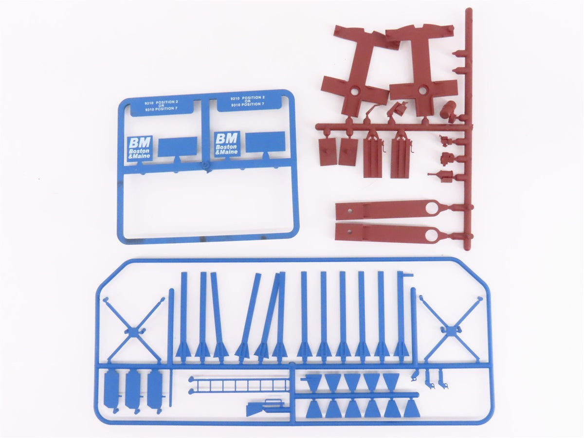 LOT of 4 HO Scale Accurail Kits SOO/BM/TTRX/SOU Flat Car, Auto Rack, &amp; Box Cars