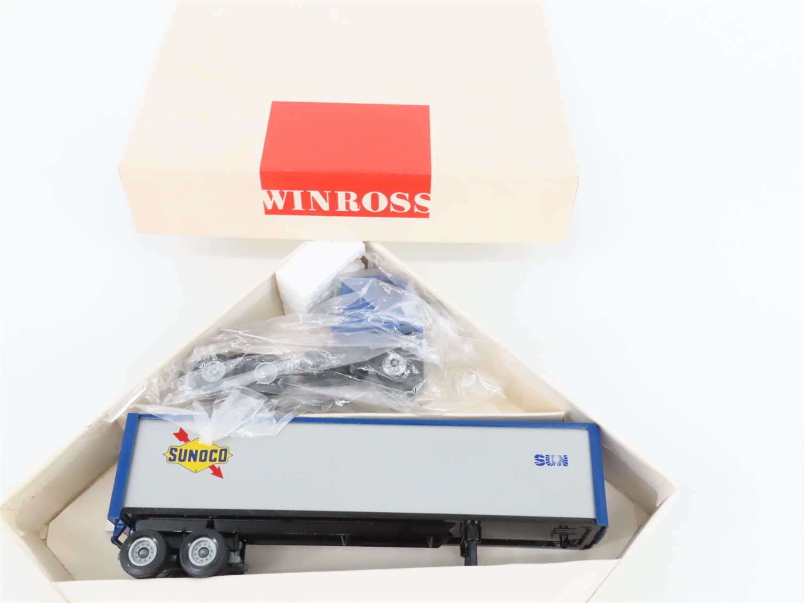 1:64 Scale Winross Die-Cast Sunoco Oil Tractor Trailer