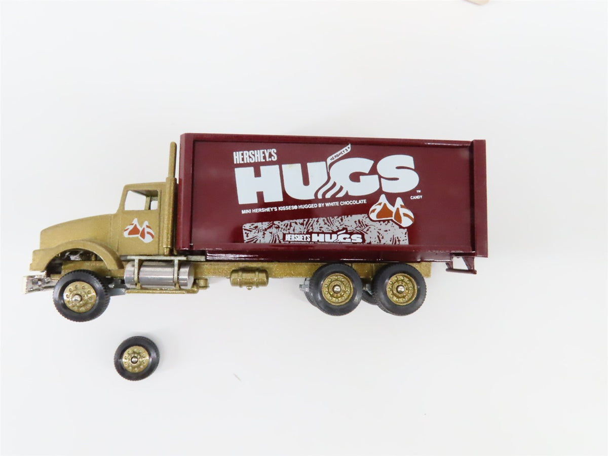 1:64 Scale Winross Die-Cast Hersey&#39;s Hugs Delivery Truck