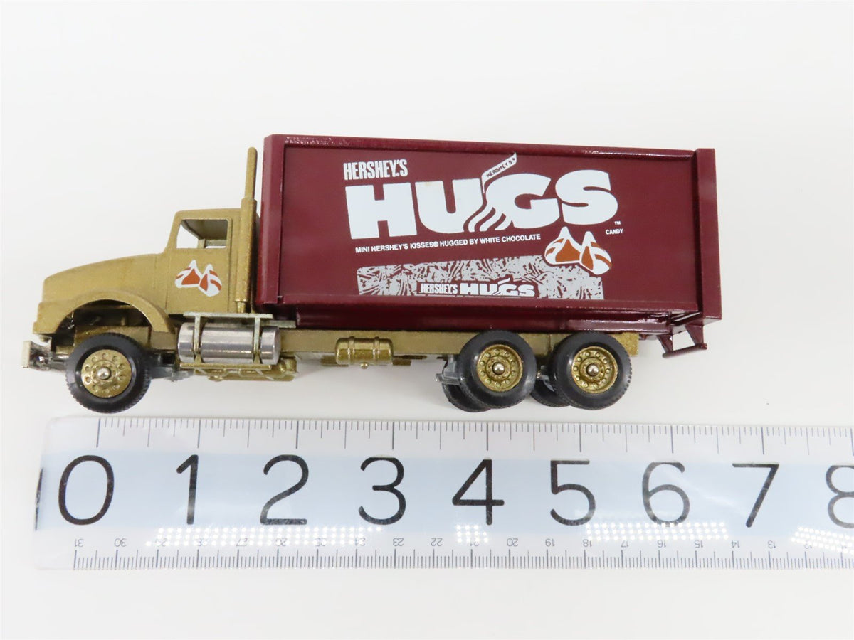 1:64 Scale Winross Die-Cast Hersey&#39;s Hugs Delivery Truck