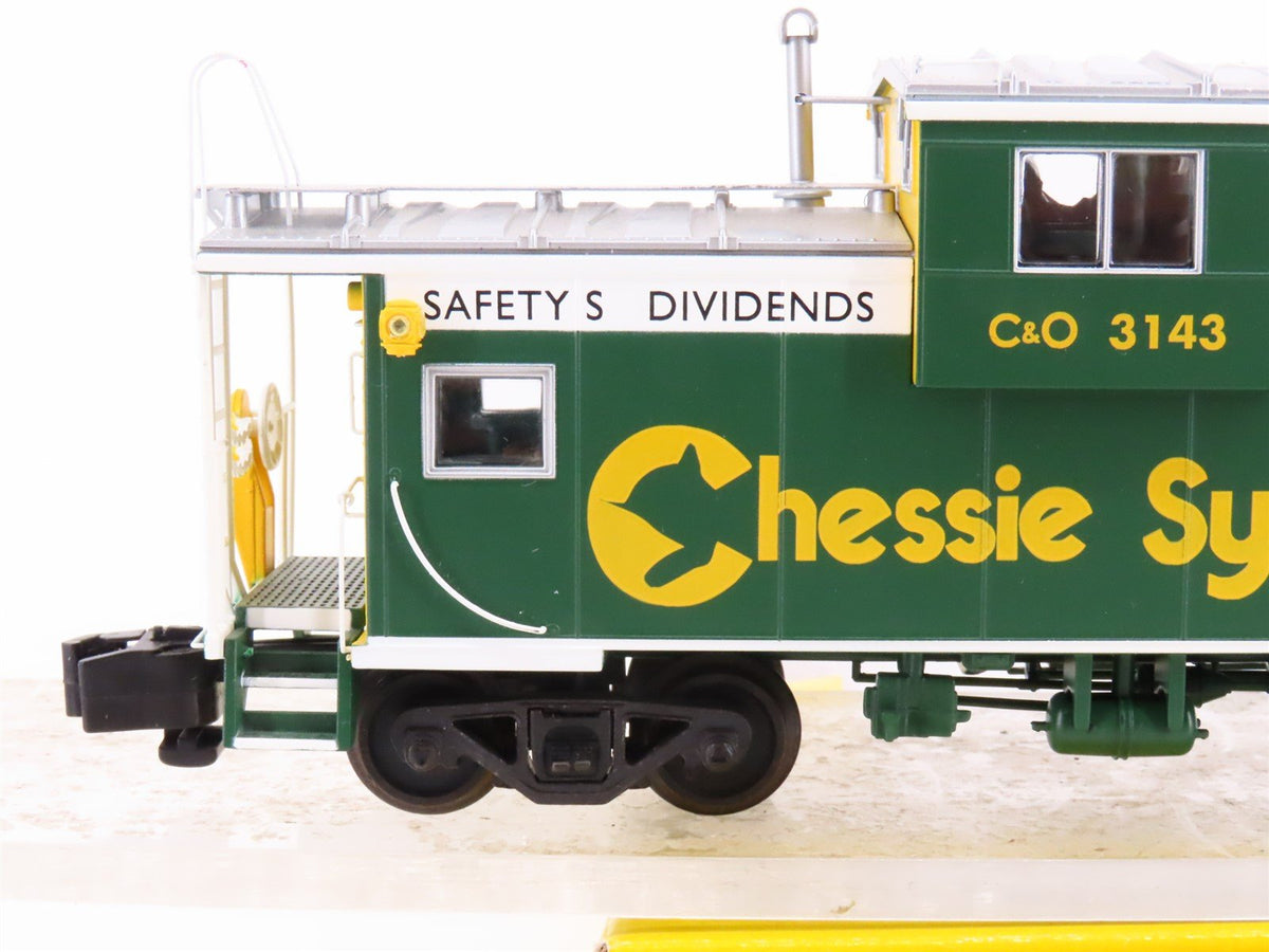 S Scale S-Helper Service Showcase Line 00595 C&amp;O Chessie Safety Caboose #3143