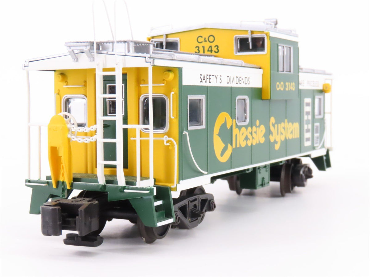 S Scale S-Helper Service Showcase Line 00595 C&amp;O Chessie Safety Caboose #3143