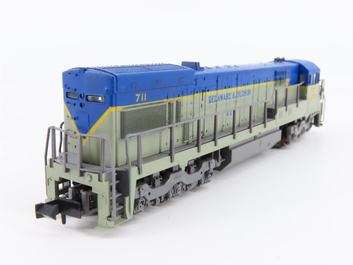 N Scale KATO 176-175 D&amp;H Delaware &amp; Hudson GE U30C Diesel Locomotive #711