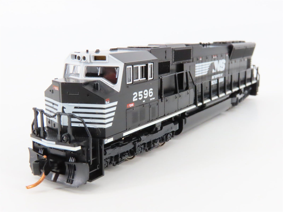 N Scale KATO 176-8601 NS Norfolk Southern EMD SD70M Diesel #2596 w/ DCC