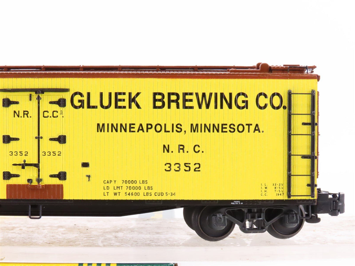 S Scale S-Helper Service Showcase Line 02060 NRCC Gluek&#39;s Beer Reefer #3352