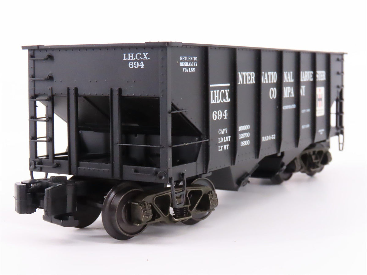 S Scale S-Helper Service Showcase Line 01185 IHCX Company 2-Bay Hopper #694