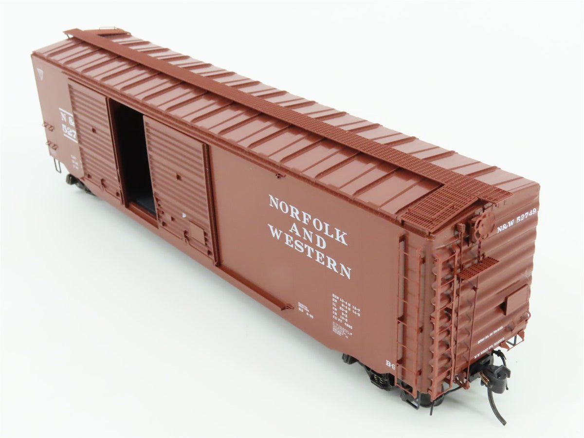 HO Scale Kadee 6705 N&amp;W Norfolk &amp; Western 50&#39; Double Door Box Car #52749