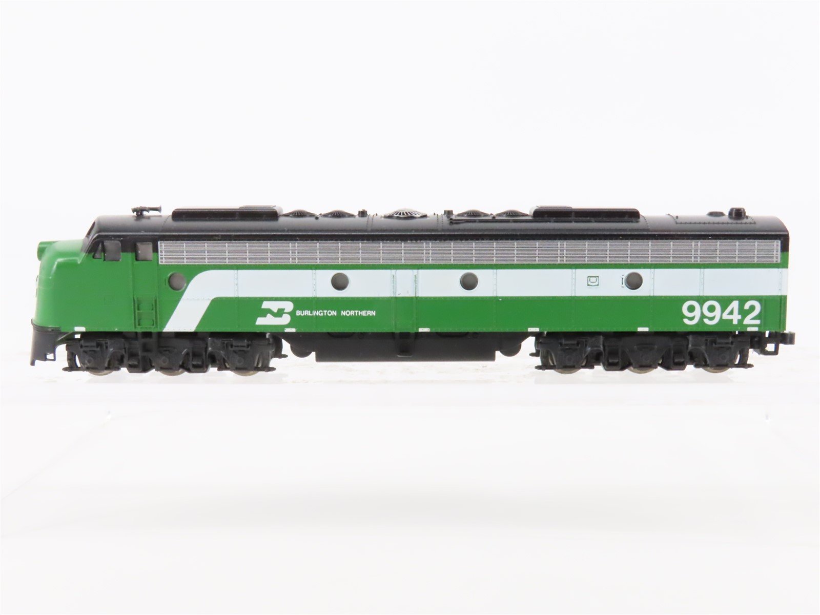 N Scale KATO BN Burlington Northern EMD E8/9A Diesel Locomotive #9942