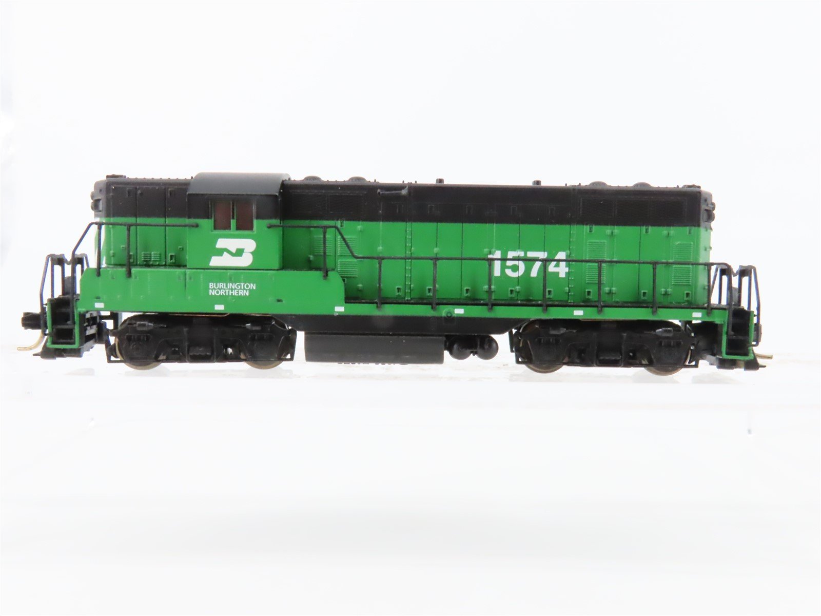 N Scale Atlas BN Burlington Northern EMD GP7 Diesel Locomotive #1574