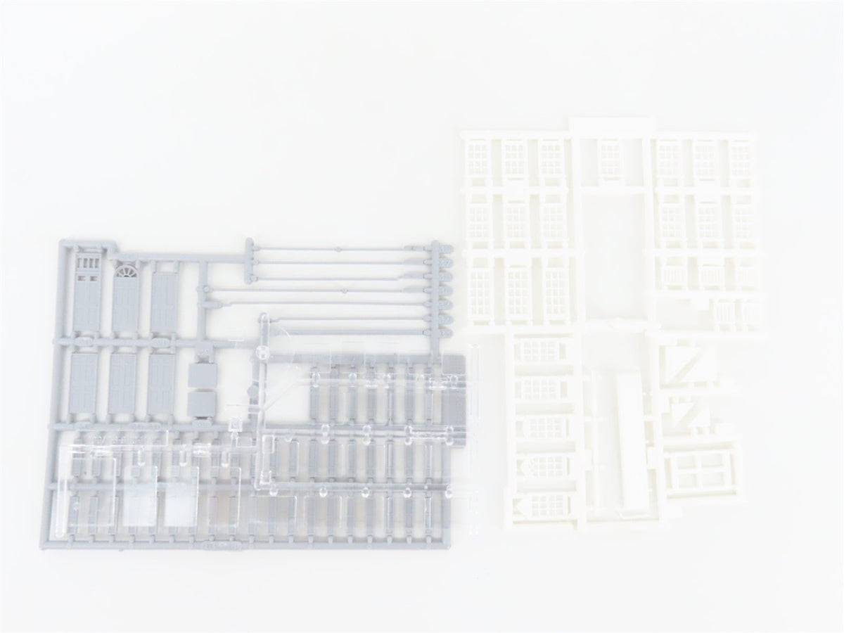 HO 1/87 Scale IHC Kit No. 100-7 Homes of Yesterday &amp; Today House