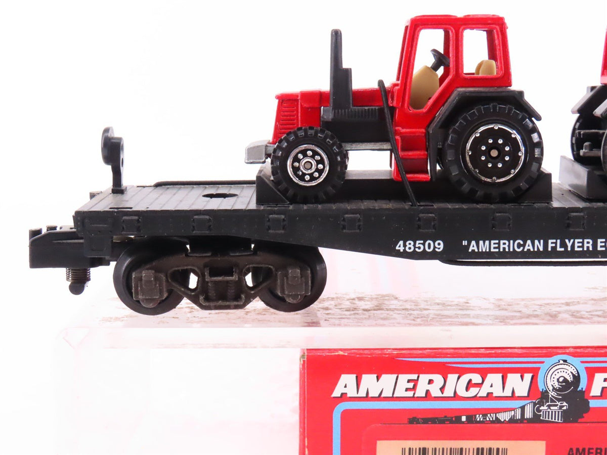 S Scale American Flyer 6-48509 Flat Car #48509 w/ 2 Die-Cast Welly Farm Tractors