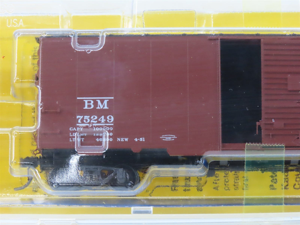 HO Scale Kadee 4802 B&amp;M Boston &amp; Maine 40&#39; PS-1 Boxcar #75249 Sealed