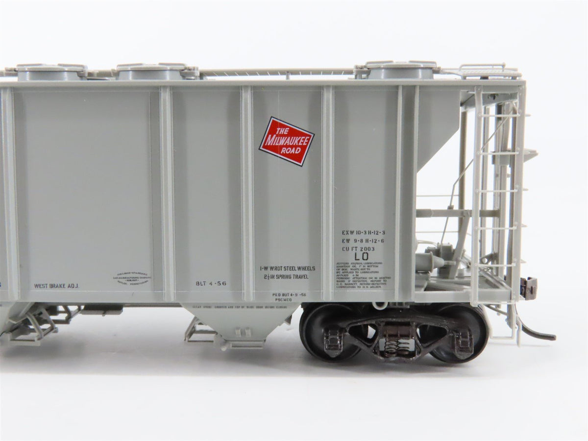 HO Scale Kadee 8325 MILW Milwaukee Road Covered 2-Bay Hopper Car #99725