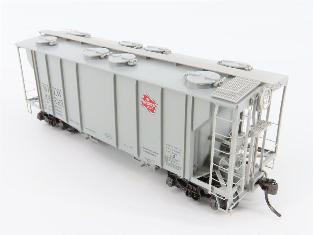 HO Scale Kadee 8325 MILW Milwaukee Road Covered 2-Bay Hopper Car #99725