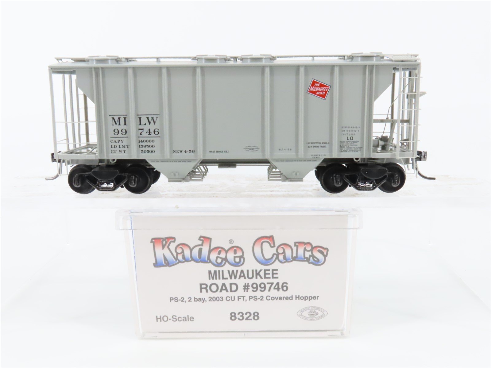 HO Scale Kadee 8328 MILW Milwaukee Road Covered 2-Bay Hopper Car #99746