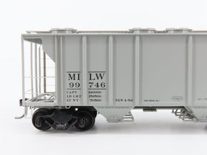 HO Scale Kadee 8328 MILW Milwaukee Road Covered 2-Bay Hopper Car #99746