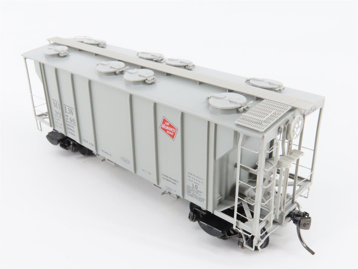 HO Scale Kadee 8328 MILW Milwaukee Road Covered 2-Bay Hopper Car #99746