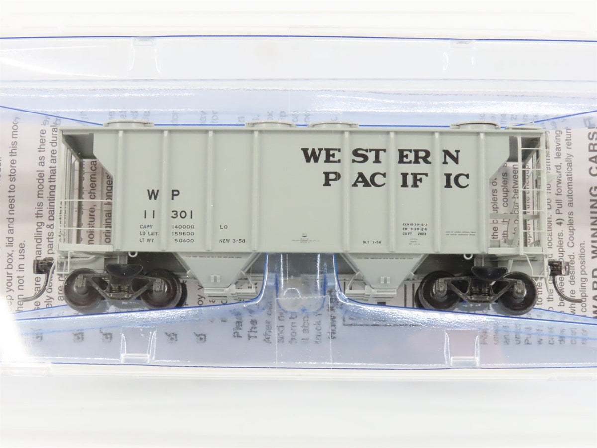 HO Scale Kadee 8213 WP Western Pacific Covered 2-Bay Hopper Car #11301 Sealed