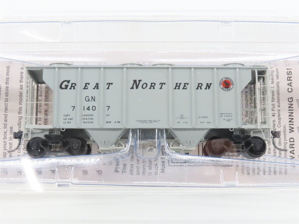 HO Scale Kadee 8014 GN Great Northern Covered 2-Bay Hopper Car #71407 Sealed