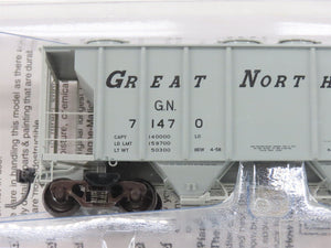 HO Scale Kadee 8013 GN Great Northern Covered 2-Bay Hopper Car #71470 Sealed