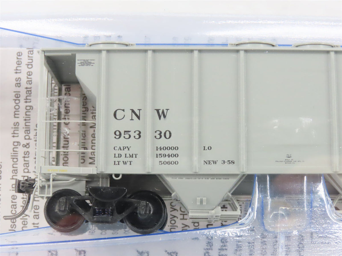 HO Scale Kadee 8215 CNW Railway Covered 2-Bay Hopper Car #95330 Sealed