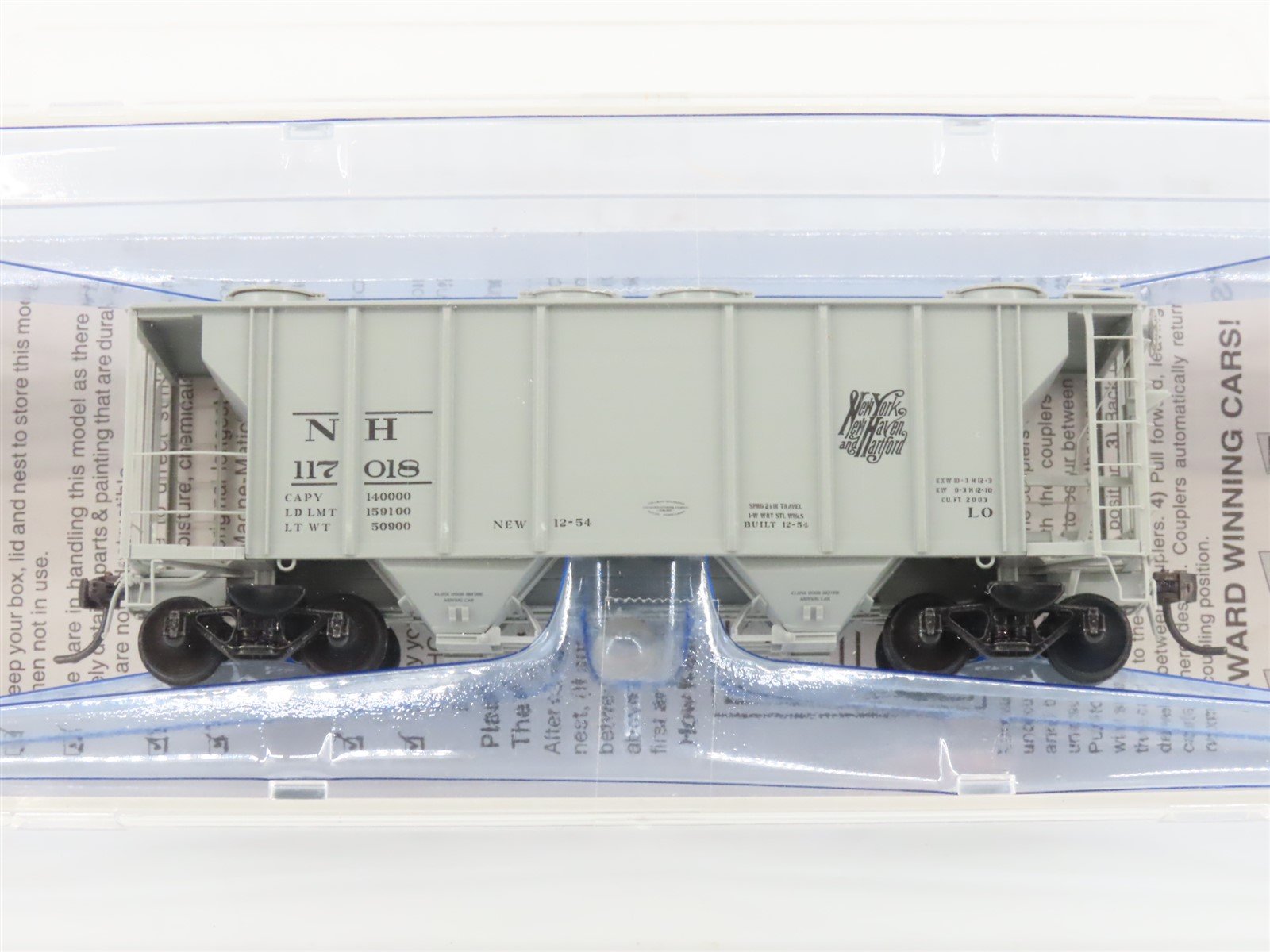 HO Scale Kadee 8627 NH New Haven Covered 2-Bay Hopper Car #117018 Sealed