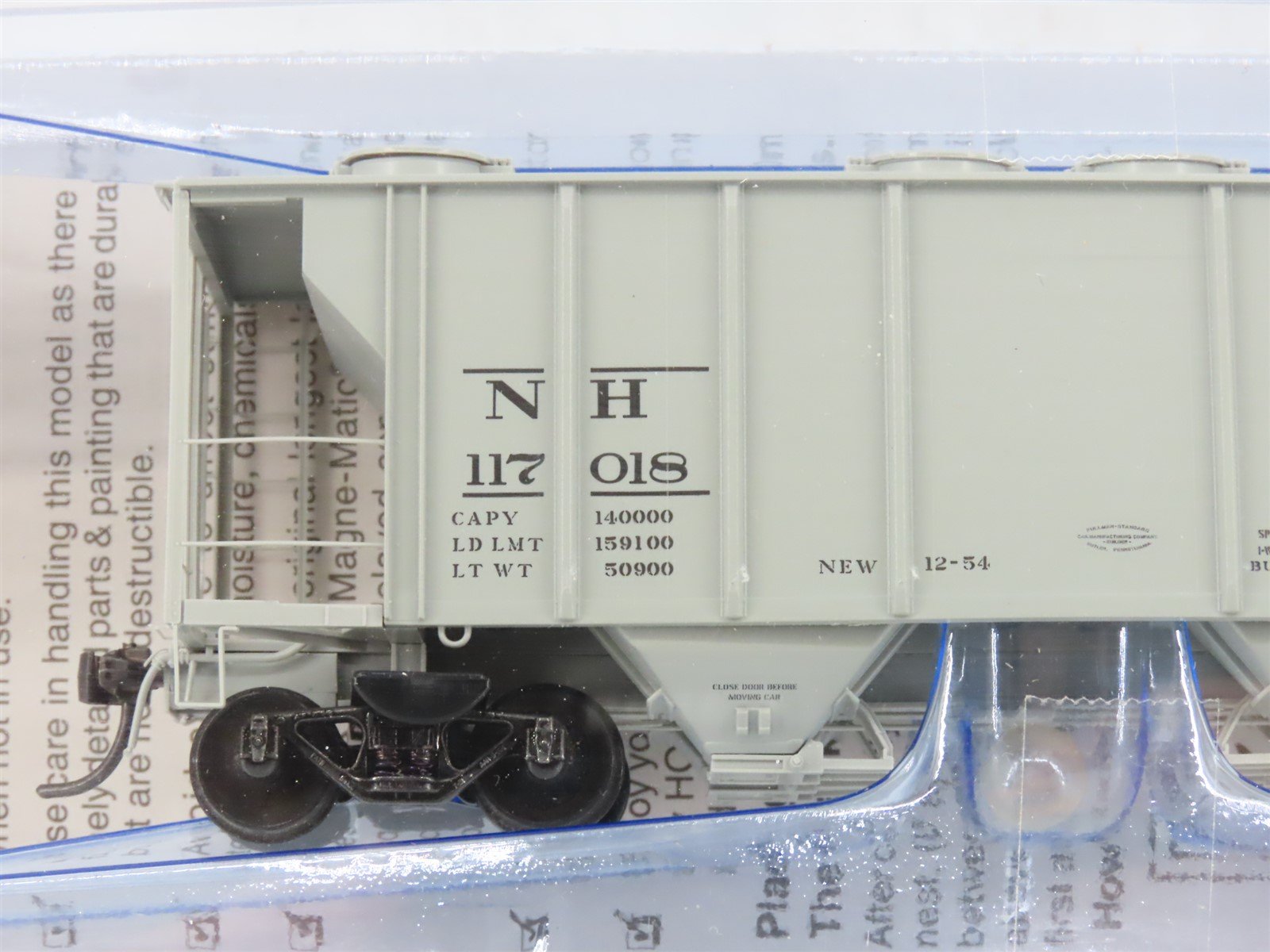 HO Scale Kadee 8627 NH New Haven Covered 2-Bay Hopper Car #117018 Sealed