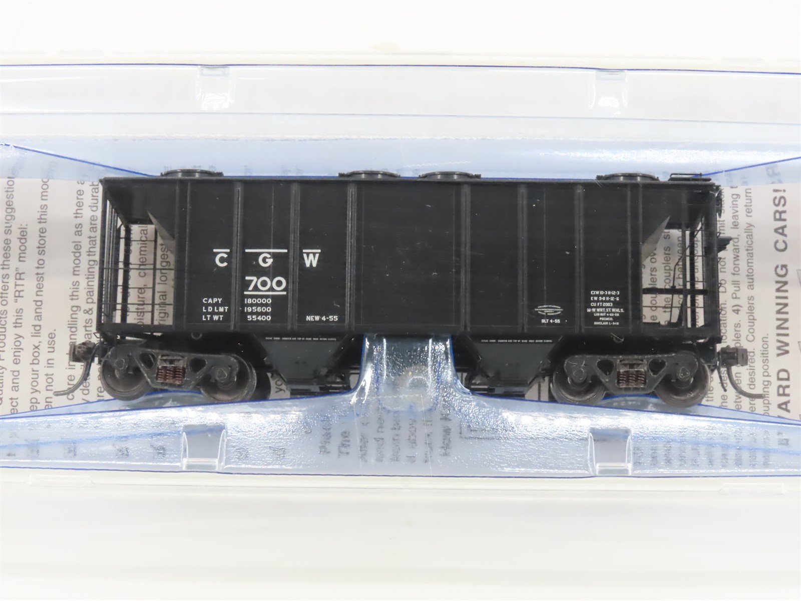 HO Scale Kadee 8618 CGW Railway Covered 2-Bay Hopper Car #117018 Sealed