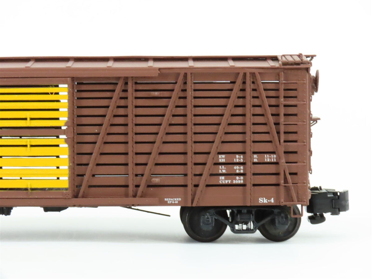 S Scale S-Helper Service Showcase Line 00060 ATSF Santa Fe Stock Car #23001