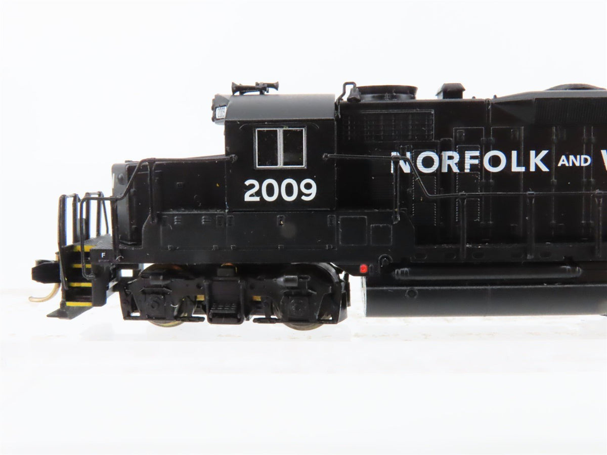 N Scale Life-Like NW Norfolk &amp; Western EMD GP20 Diesel Locomotive #2009