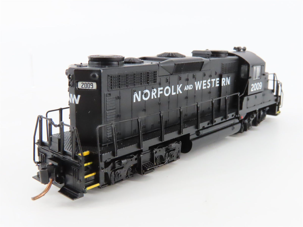 N Scale Life-Like NW Norfolk &amp; Western EMD GP20 Diesel Locomotive #2009