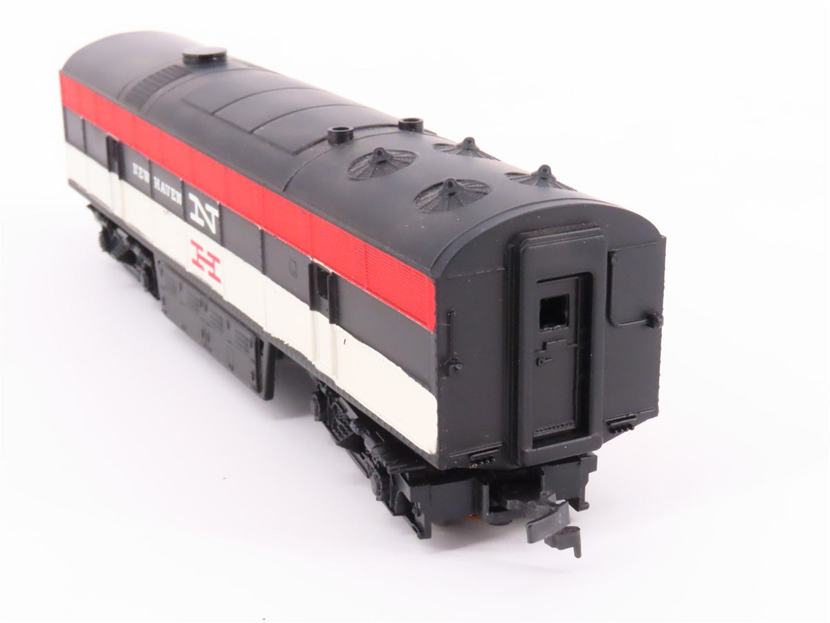 HO Scale AHM 7026 NH New Haven FM B Unit Diesel Locomotive UNPOWERED