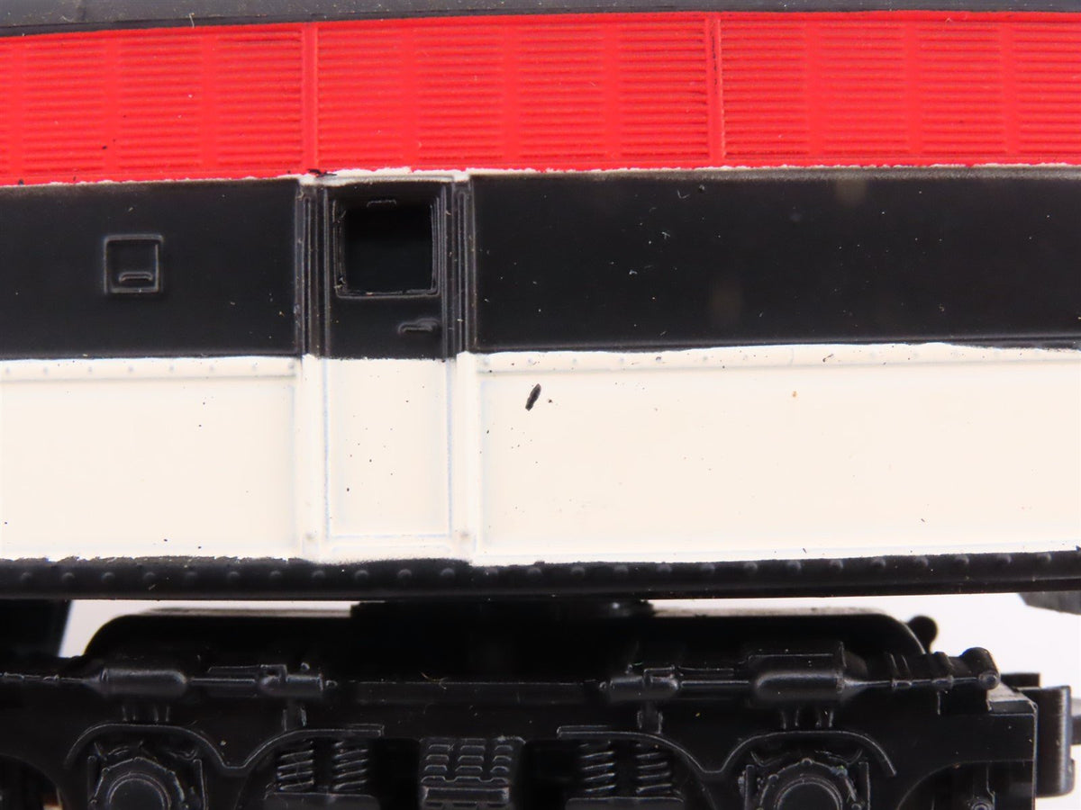 HO Scale AHM 7026 NH New Haven FM B Unit Diesel Locomotive UNPOWERED