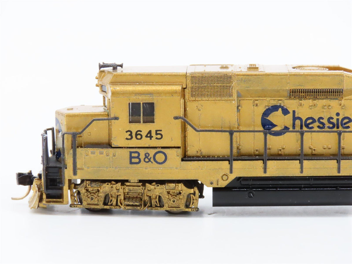 N Scale KATO B&amp;O Chessie System &quot;Gold Scheme&quot; EMD GP30 Diesel #3645 - Custom