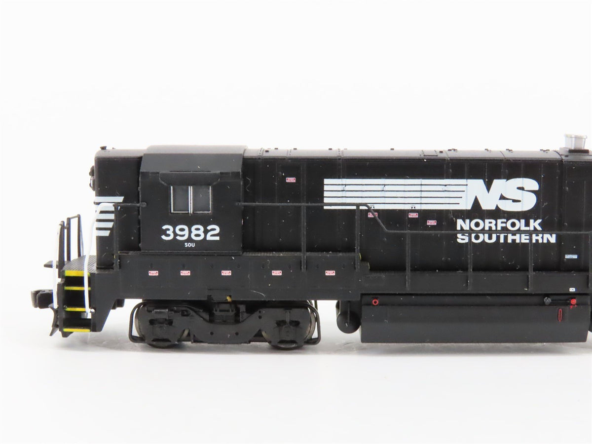 N Scale Atlas NS Norfolk Southern GE B23-7 Diesel Locomotive #3982- DCC Ready