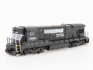 N Scale Atlas NS Norfolk Southern GE B23-7 Diesel Locomotive #3982- DCC Ready