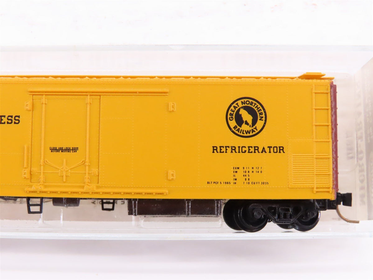 N Kadee Micro-Trains MTL 69010 WFEX GN Great Northern Mechanical Reefer #823