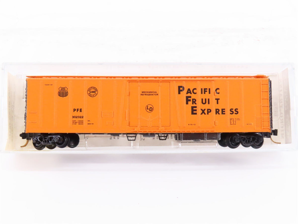 N Kadee Micro-Trains MTL 70010 PFE Pacific Fruit Express 51&#39; Reefer #302322