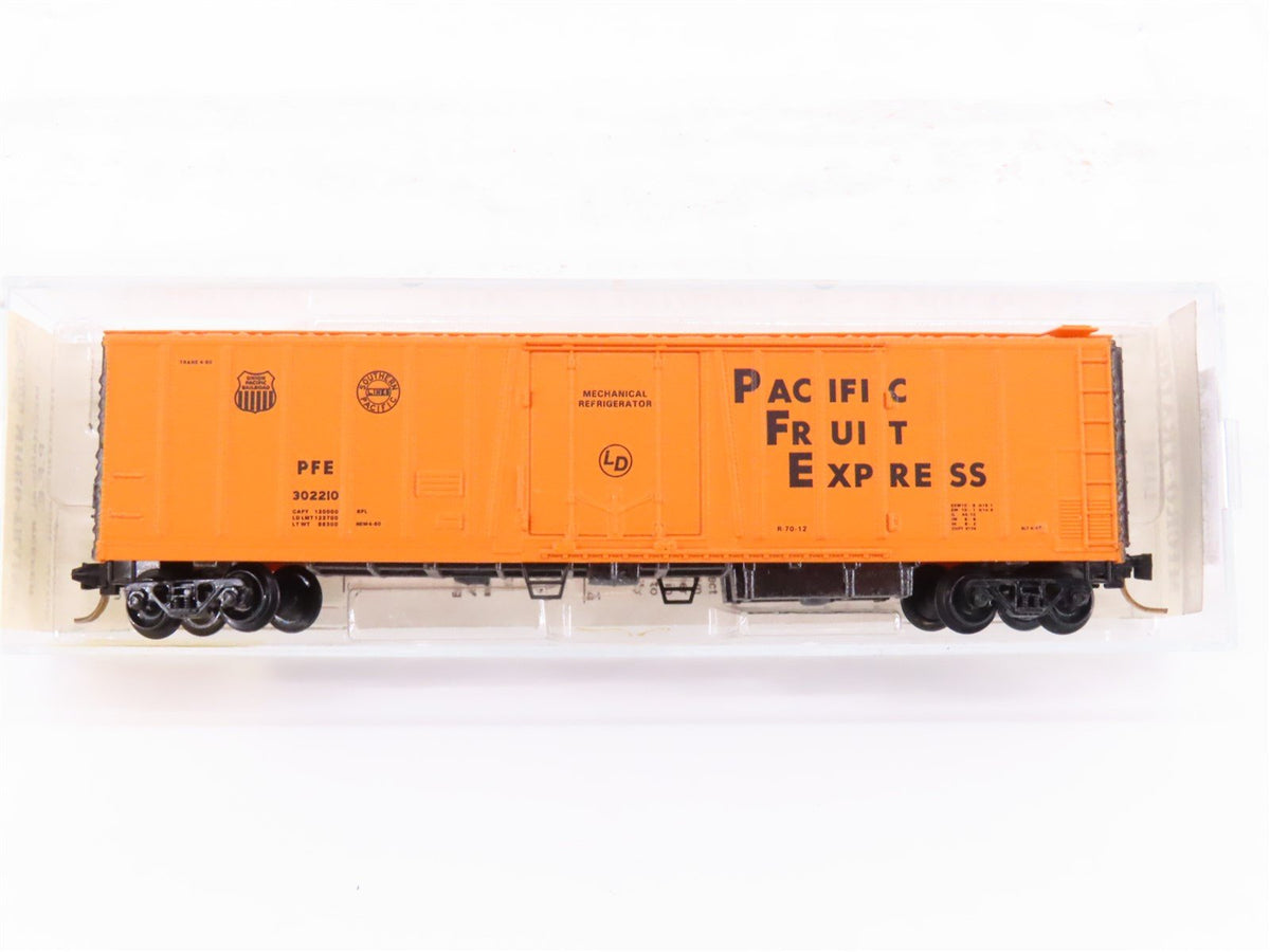 N Kadee Micro-Trains MTL 70010 PFE Pacific Fruit Express 51&#39; Reefer #302210