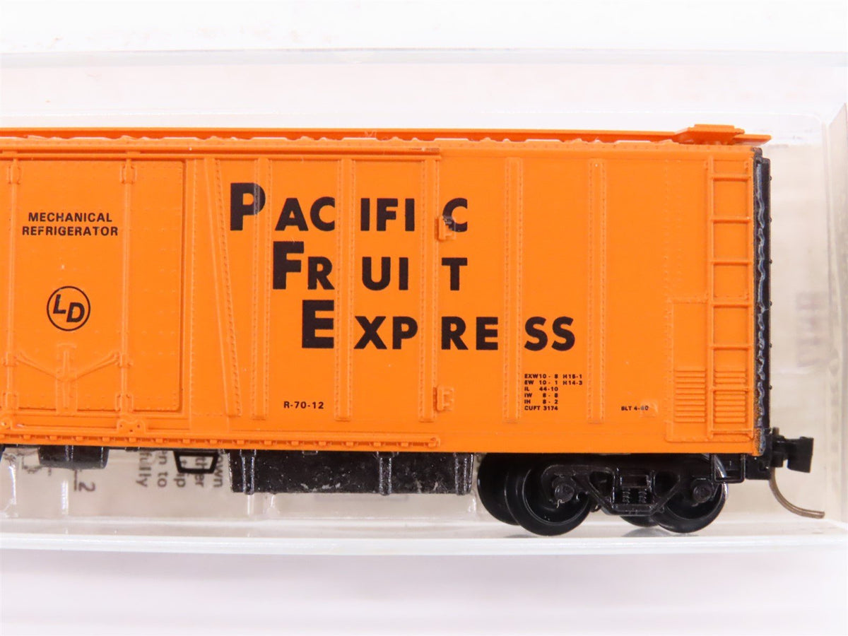 N Kadee Micro-Trains MTL 70010 PFE Pacific Fruit Express 51&#39; Reefer #301312