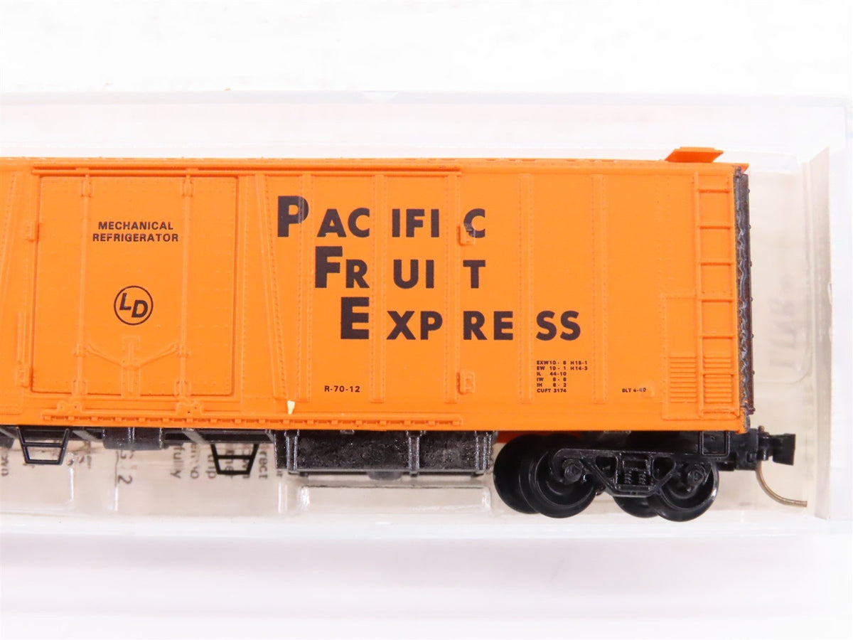 N Kadee Micro-Trains MTL 70010 PFE Pacific Fruit Express 51&#39; Reefer #301213