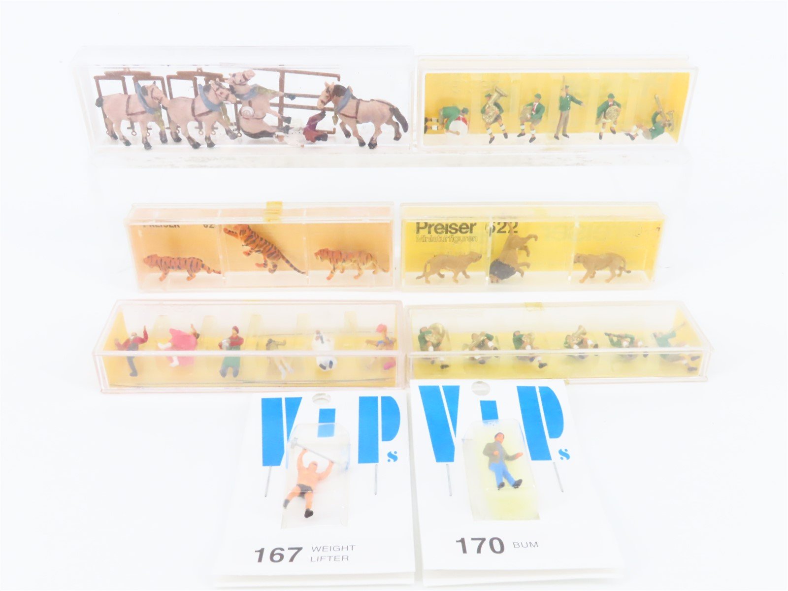 Lot of 8 HO Preiser & Merten Animals, Musicians, & More Figure Packs