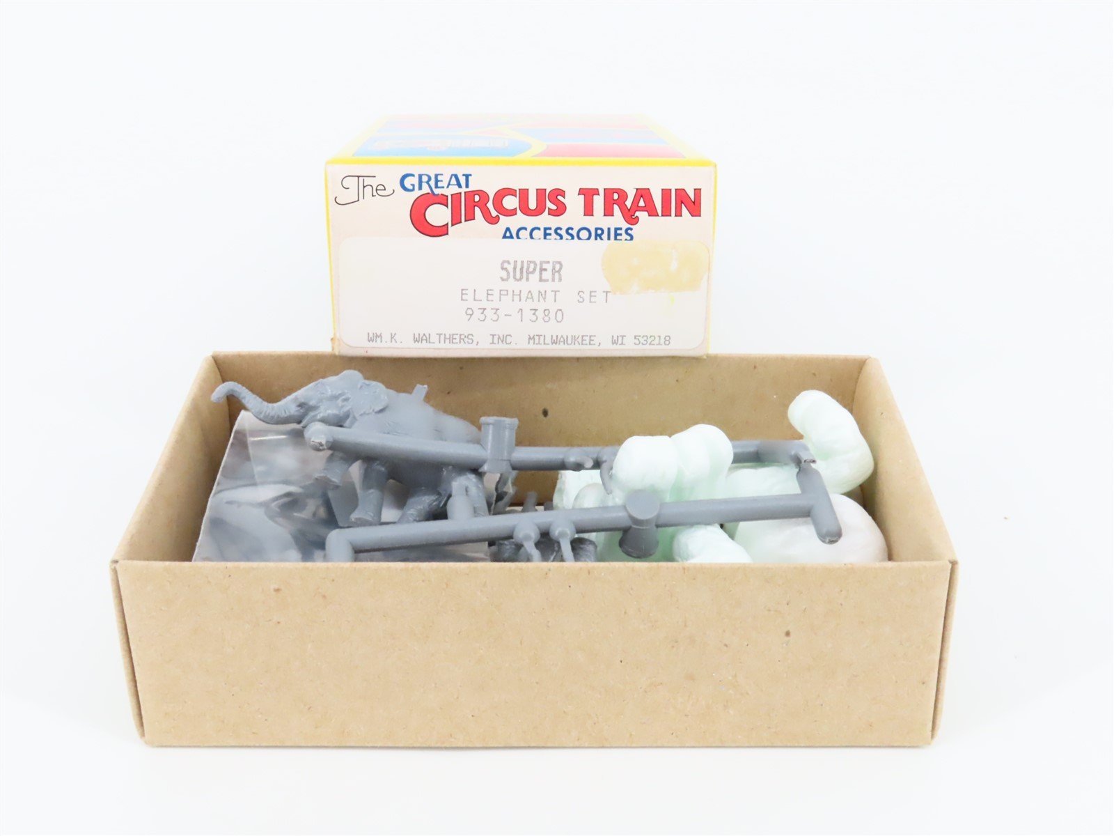 HO Scale Walthers Great Circus Train 933-1380 Super Elephant Figure Set