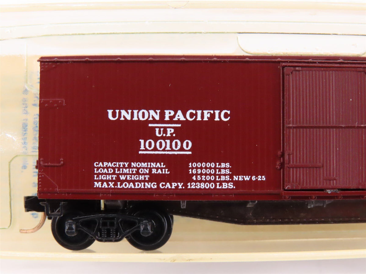 N Scale Kadee Micro-Trains MTL 42070 UP Union Pacific 40&#39; Box Car #100100