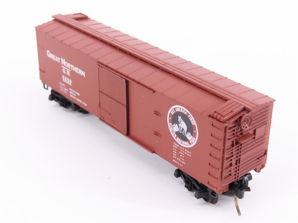 N Kadee Micro-Trains MTL 42191 GN Glacier Park 40&#39; Box Car #6209 Blue Label