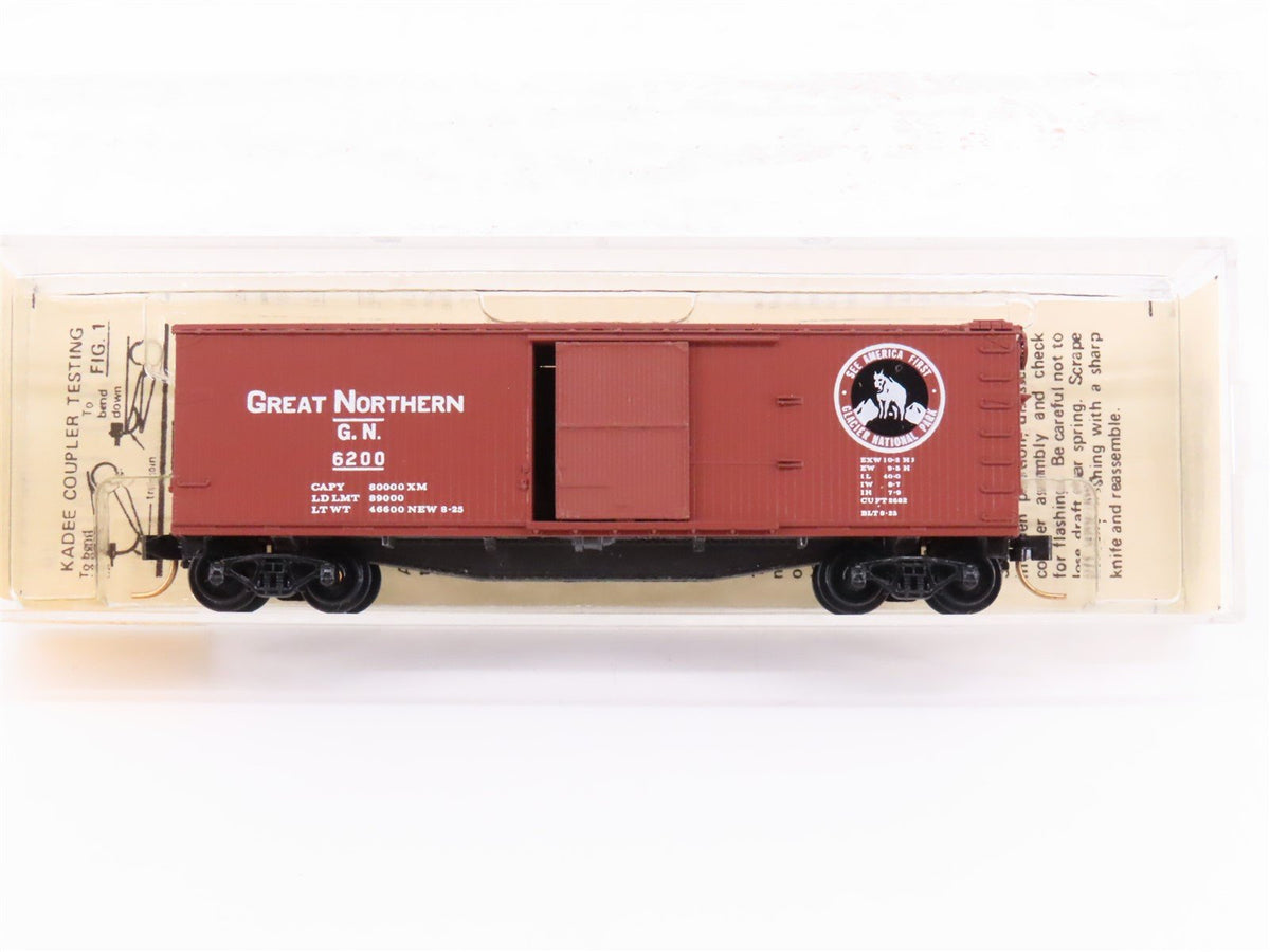 N Kadee Micro-Trains MTL 42080 GN Great Northern Glacier Park 40&#39; Box Car #6200