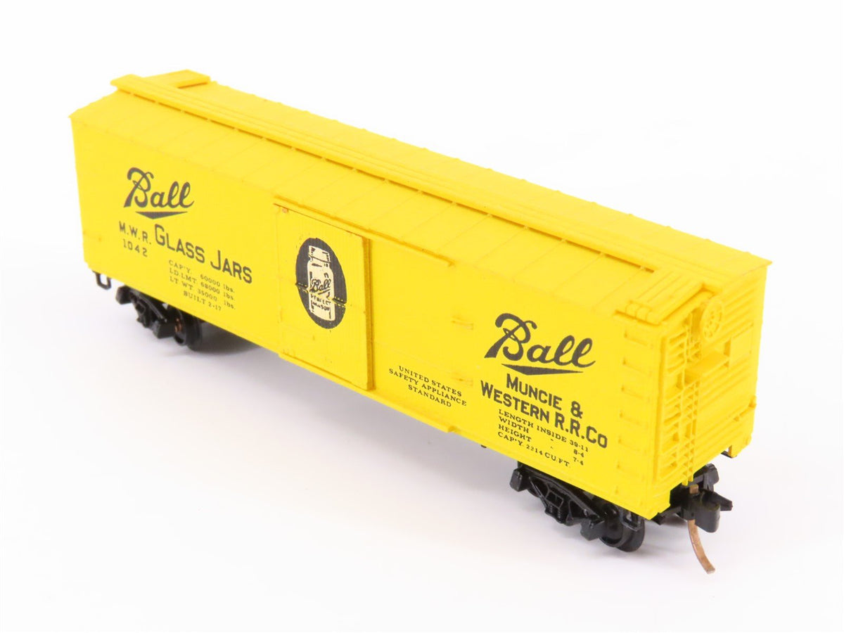 N Scale Kadee Micro-Trains MTL 42030 MWR Ball Glass Jars 40&#39; Box Car #1042