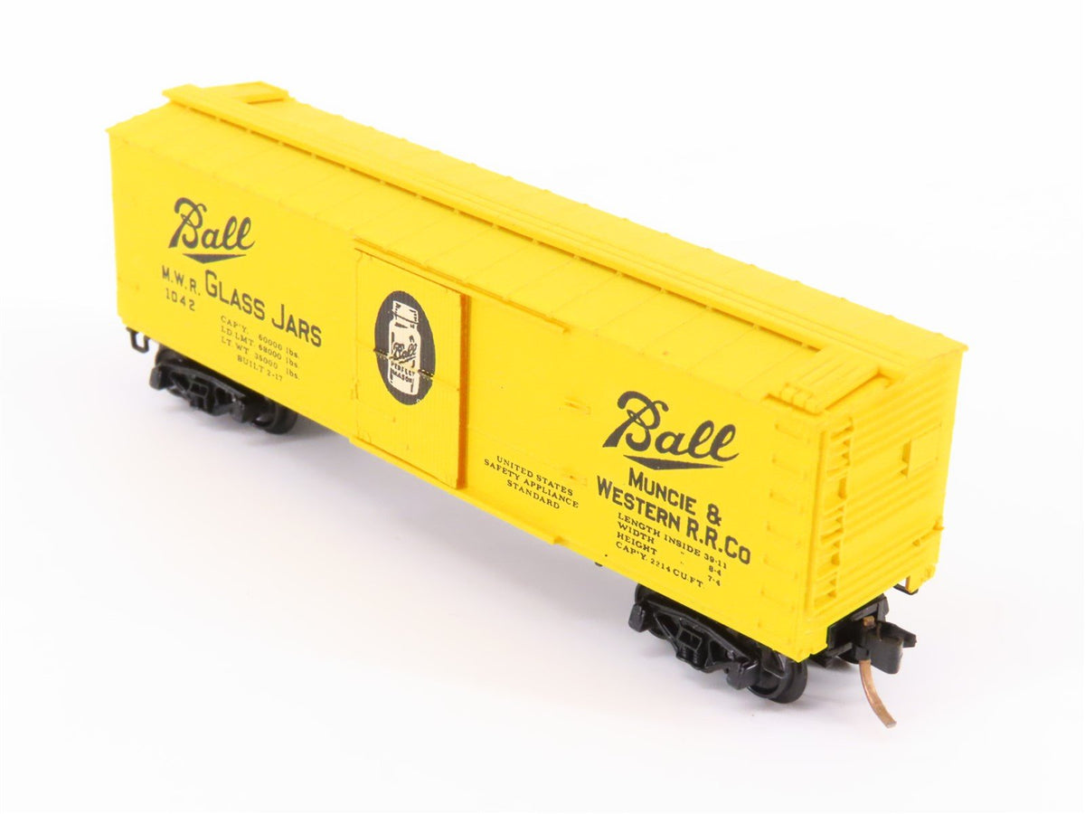 N Scale Kadee Micro-Trains MTL 42030 MWR Ball Glass Jars 40&#39; Box Car #1042