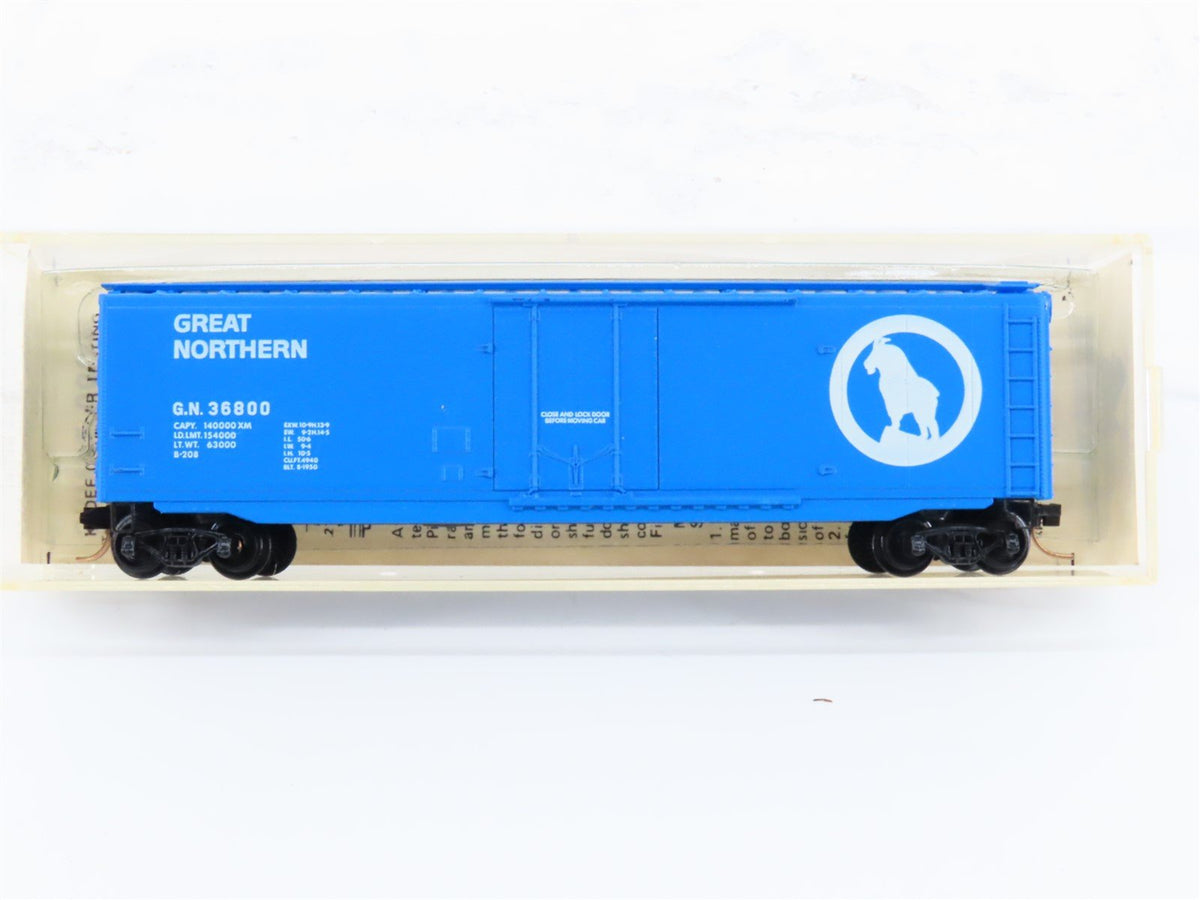 N Kadee Micro-Trains MTL 32020 GN Great Northern Big Sky Blue 50&#39; Box Car #36800